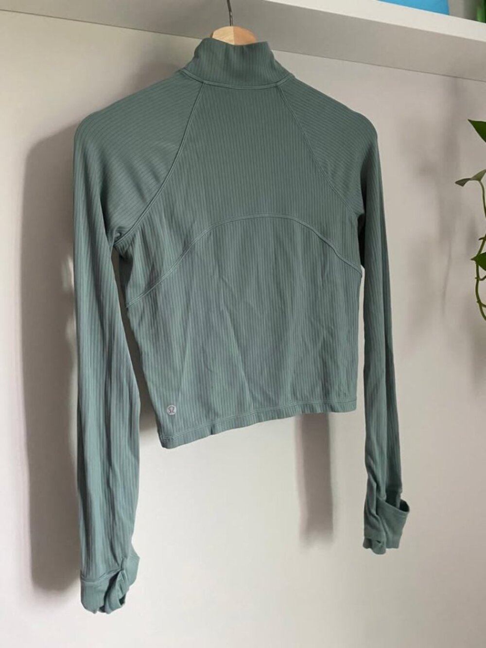 Lululemon "It's Rulu Run Ribbed Cropped Half Zip" - Picture 2 of 2
